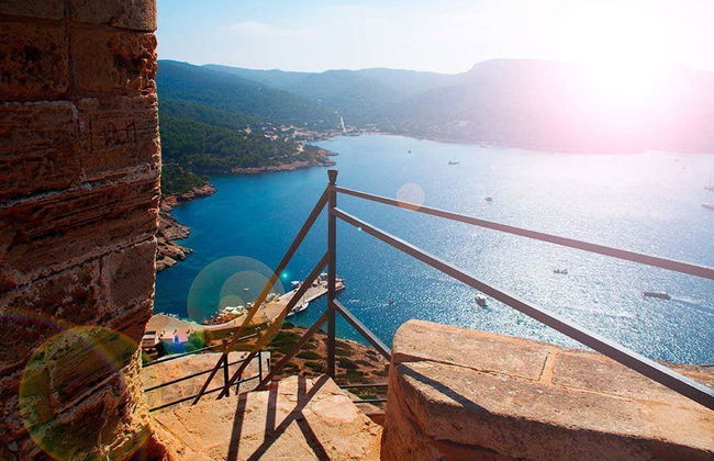Excursión a Cabrera y la Cueva Azul en barco - Foto 1