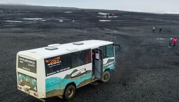 Shuttle Bus to the DC3 Plane Wreck - Foto 2