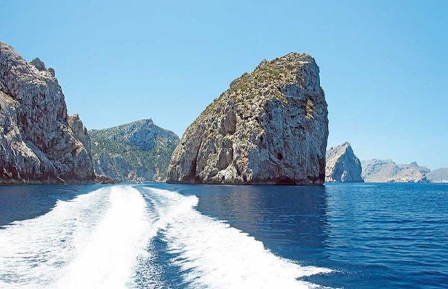 Visita la playa de Formentor en catamarán con fondo de cristal - Foto 6