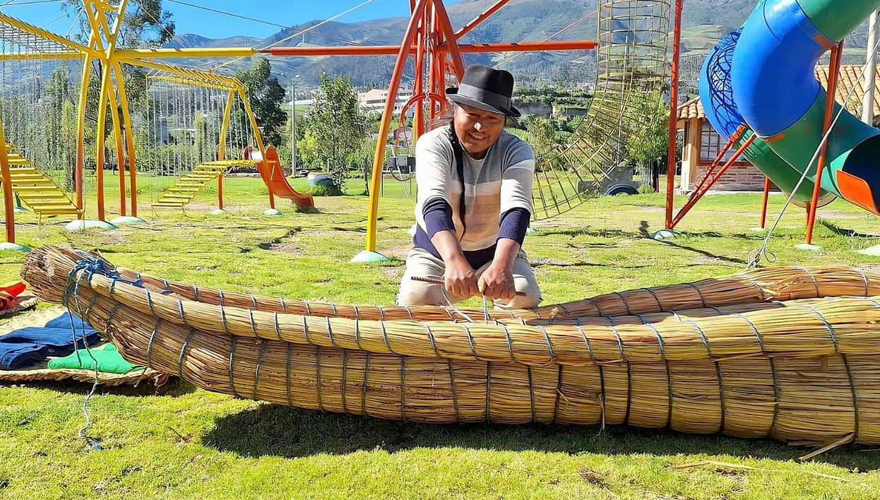 Paseo en canoa por el lago San Pablo - Foto 1