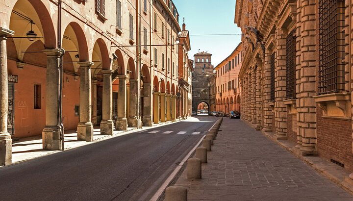 Bologna Secrets Quest: Gemme nascoste autoguidate Avventura - Foto 1