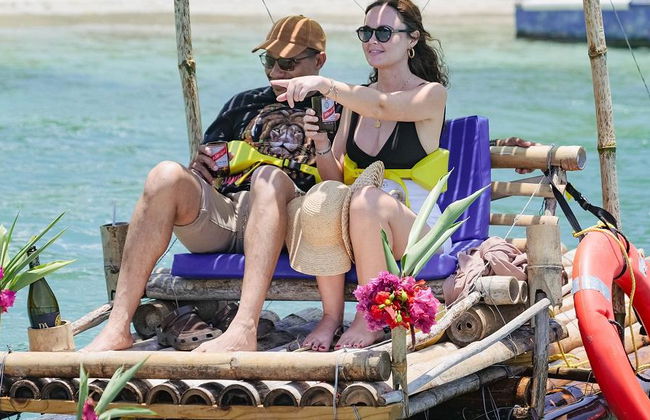 Chukka Reggae Rafting and Catamaran Sail, Snorkel and Party Cruise - Foto 3