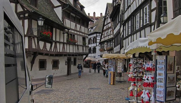 Visita guiada privada a pie del distrito antiguo de Estrasburgo - Foto 5