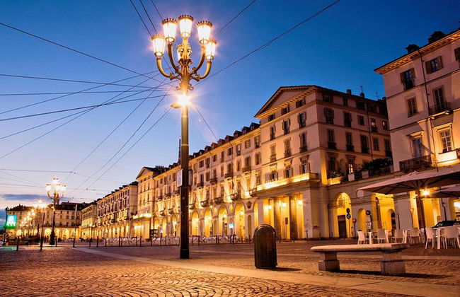 Torino by night visita guidata notturna a piedi di 2 ore in piccolo gruppo - Foto 2