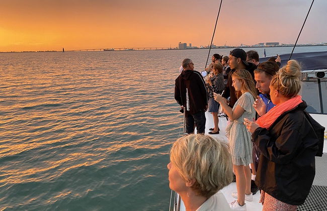 Paseo en catamarán al atardecer - Foto 6