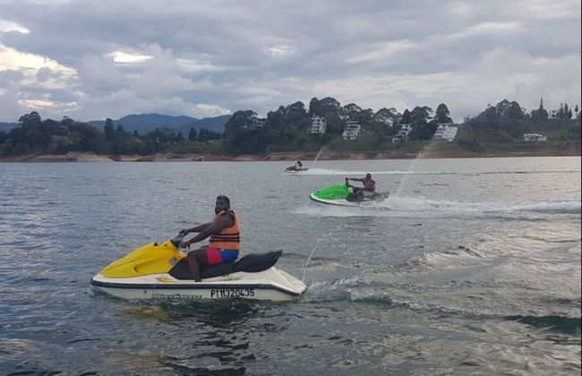 Alquiler de moto de agua en el embalse de Guatapé - Foto 2