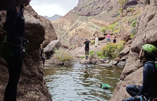Descenso de cañones en el barranco de la Manta - Foto 4