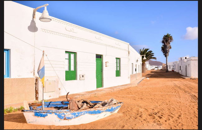 Excursión a La Graciosa + Paseo en velero - Foto 4
