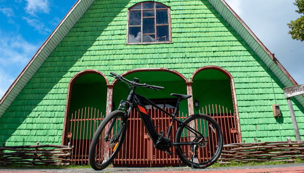 Electric Bike Tours from Castro - Foto 2