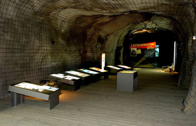 Entrada al Museo-Refugio de la Guerra Civil - Foto 1