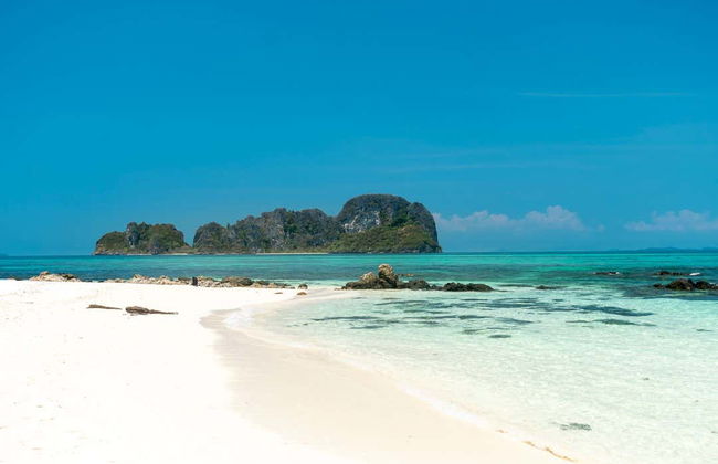 Phi Phi Islands Traditional Boat Tour - Photo 7