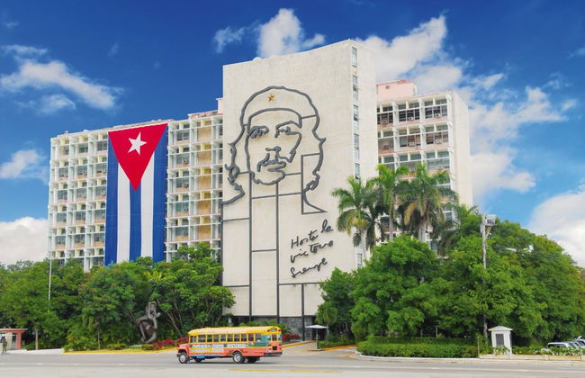 Paseo privado en coche clásico por La Habana - Foto 3