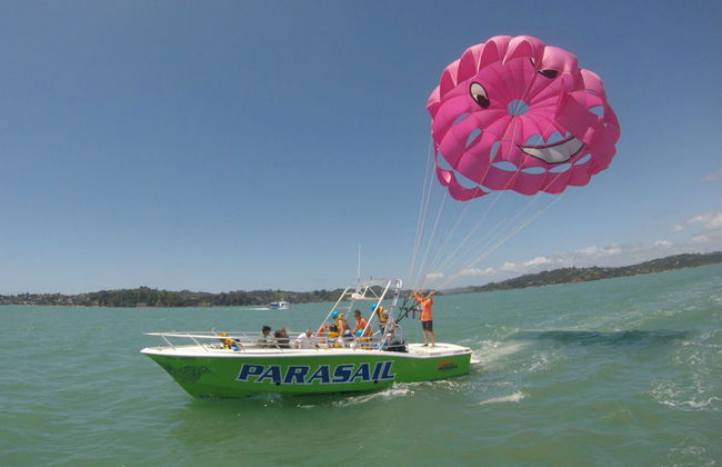 Parasailing en Bahía de las Islas - Foto 2