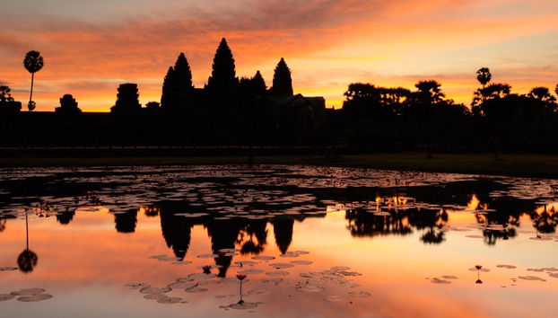 Templos de Angkor al amanecer o al atardecer - Foto 4