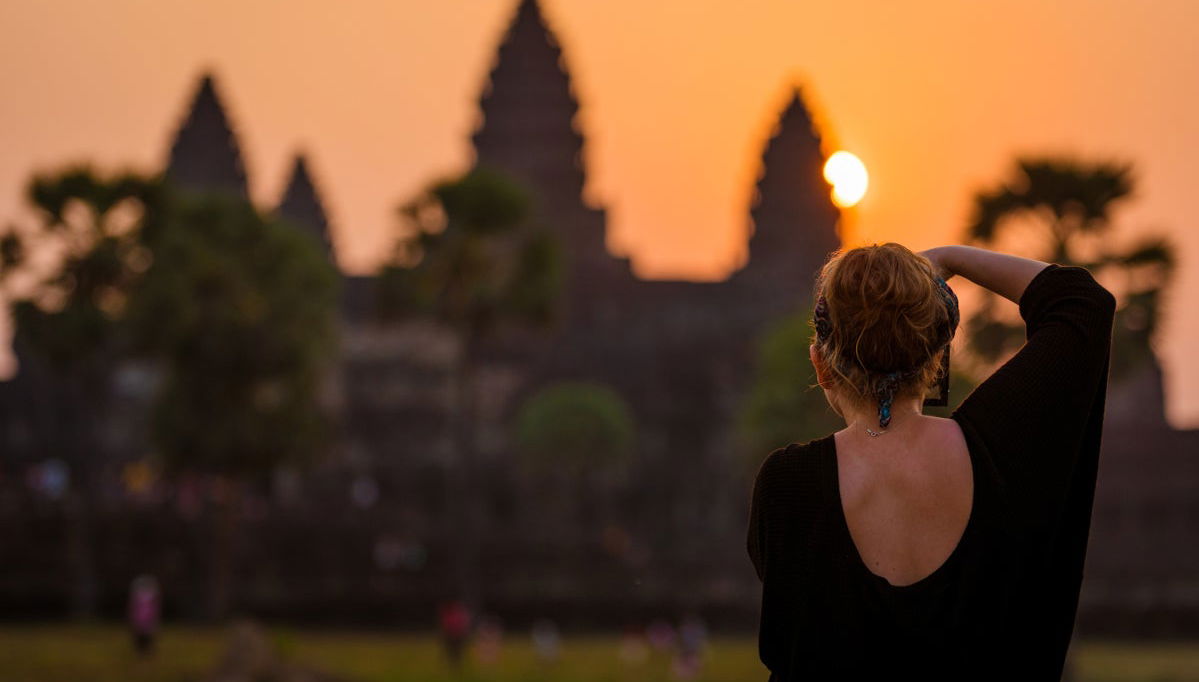 Templos de Angkor al amanecer o al atardecer - Foto 1