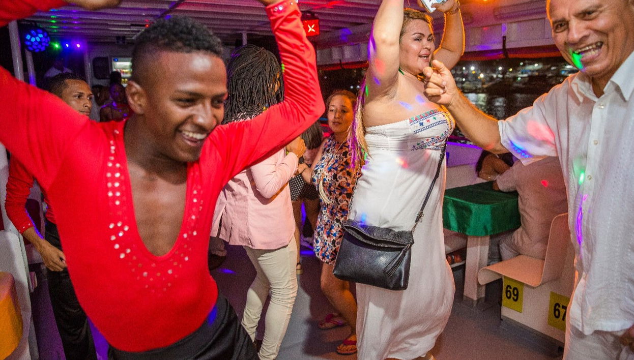 Fête caribéenne à bord d'un bateau à Carthagène - Photo 1
