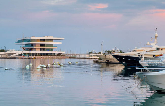 Sunset Catamaran Cruise - Photo 5