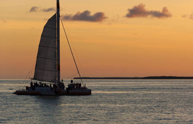 Sunset Catamaran Cruise - Photo 2