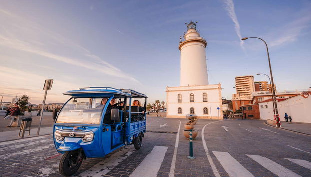 Tour privado en tuk tuk por Málaga - Foto 2