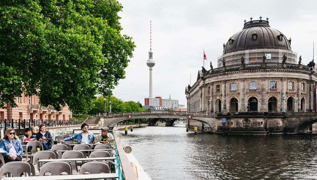 Paseo en barco por el río Spree y la esclusa Mühlendammschleuse - Foto 2