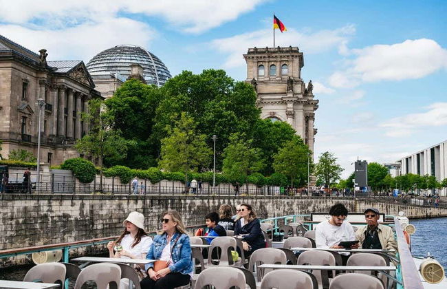 Paseo en barco por el río Spree y la esclusa Mühlendammschleuse - Foto 6