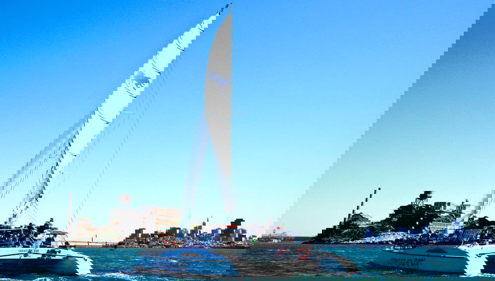 Balade en catamaran au coucher de soleil - Photo 1