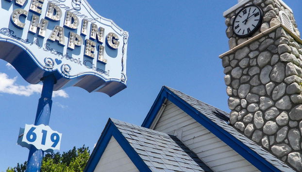 Elvis Wedding in Las Vegas - Photo 5