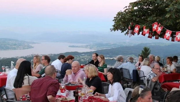 Tour por Zúrich al atardecer + Cena de fondue - Foto 3