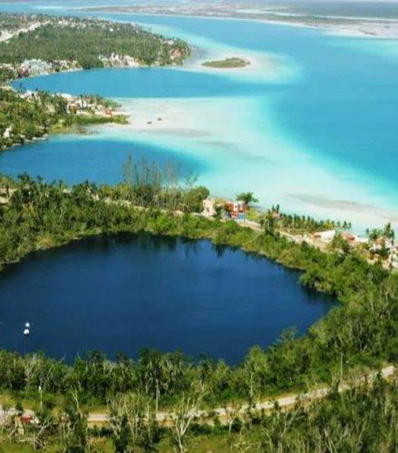 Foto de Paseo en Bote por la Laguna de Bacalar - Tour