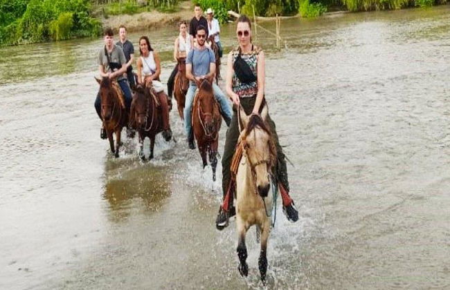 Uma aventura a cavalo nas piscinas de águas termais - Tour de meio dia - Foto 2