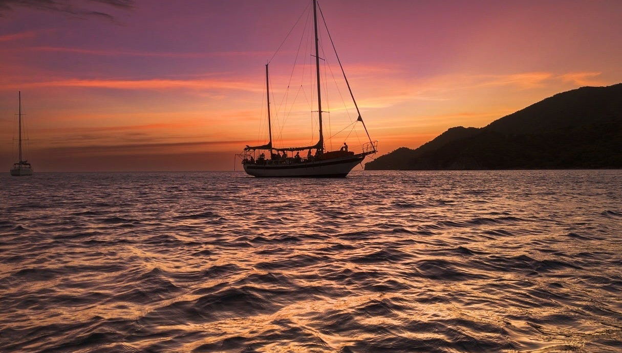 Balade en voilier dans la baie de Taganga - Photo 1