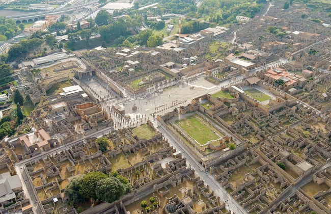 Private Helicopter Tour of Pompeii & Vesuvius - Photo 2