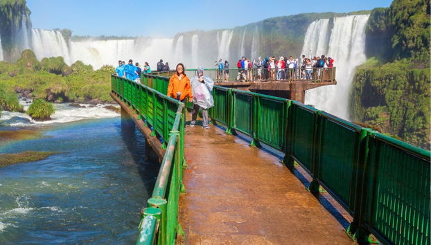 Lado brasileño de las Cataratas del Iguazú + Parque das Aves - Foto 2