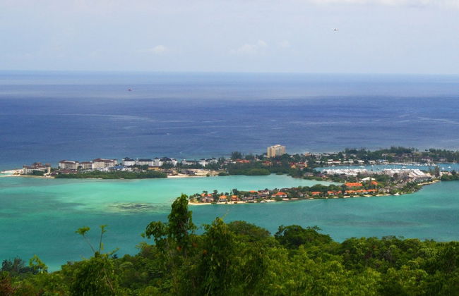 Visita guiada por Bahía Montego - Foto 1