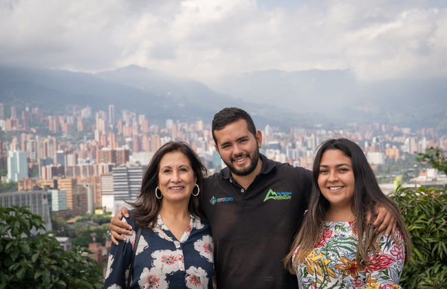 Tour en chiva por Medellín - Foto 5