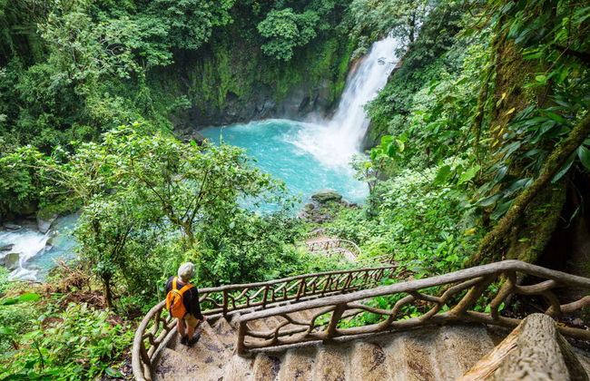 Senderismo por el río Celeste - Foto 1