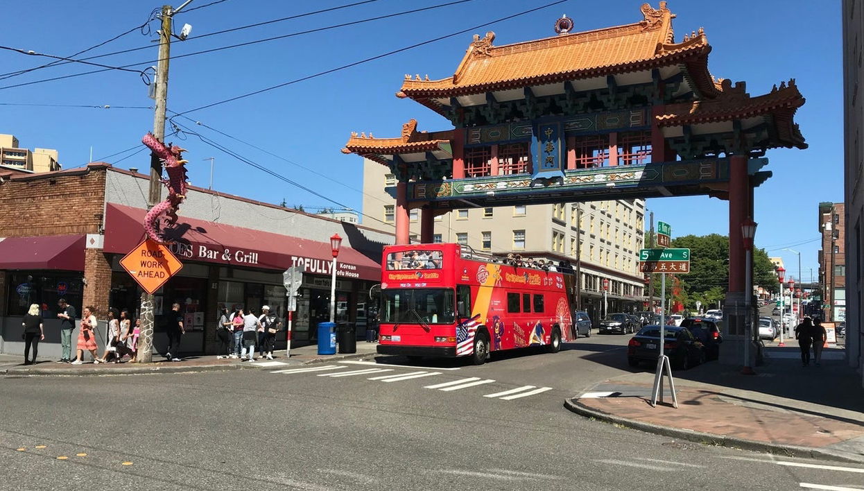 Seattle Tourist Bus - Photo 1