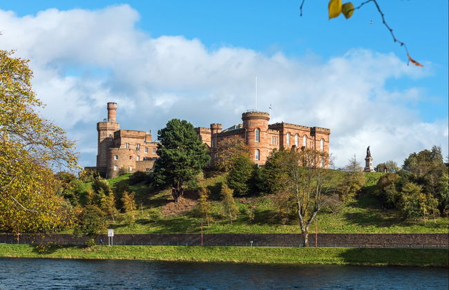 Inverness Sightseeing Bus - Photo 3