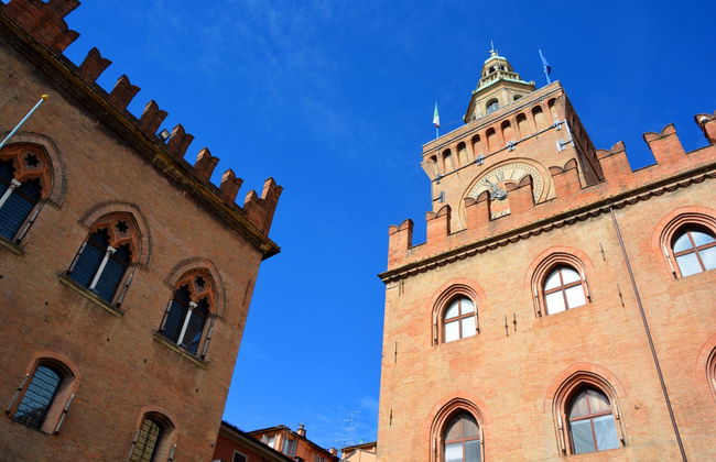 Entrada al palacio de Accursio con subida a la torre - Foto 2