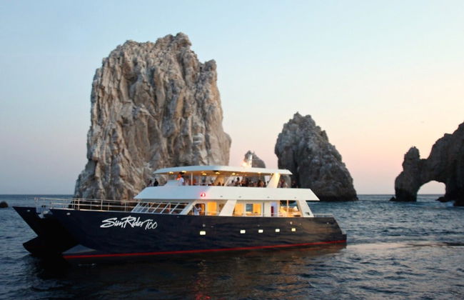Paseo en catamarán al atardecer por Los Cabos - Foto 7