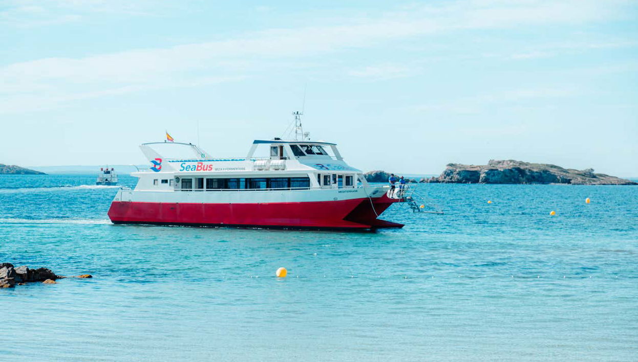 Paseo en barco por las calas de Formentera - Foto 1
