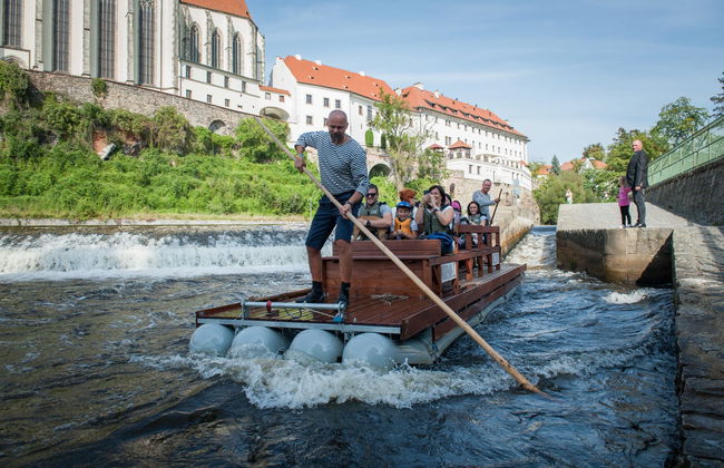 Paseo en barco tradicional por Český Krumlov - Foto 2