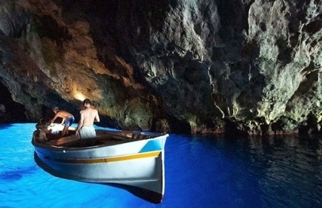Passeio de barco gozzo pelo cabo Palinuro - Foto 1