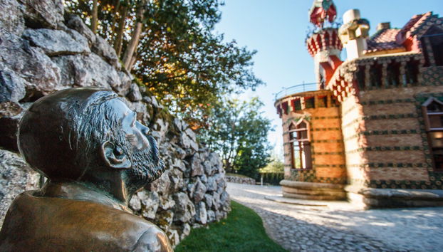 Entrada al Capricho de Gaudí - Foto 4