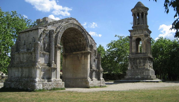 Saint Rémy, Pont du Gard & Les Baux Day Trip - Photo 5