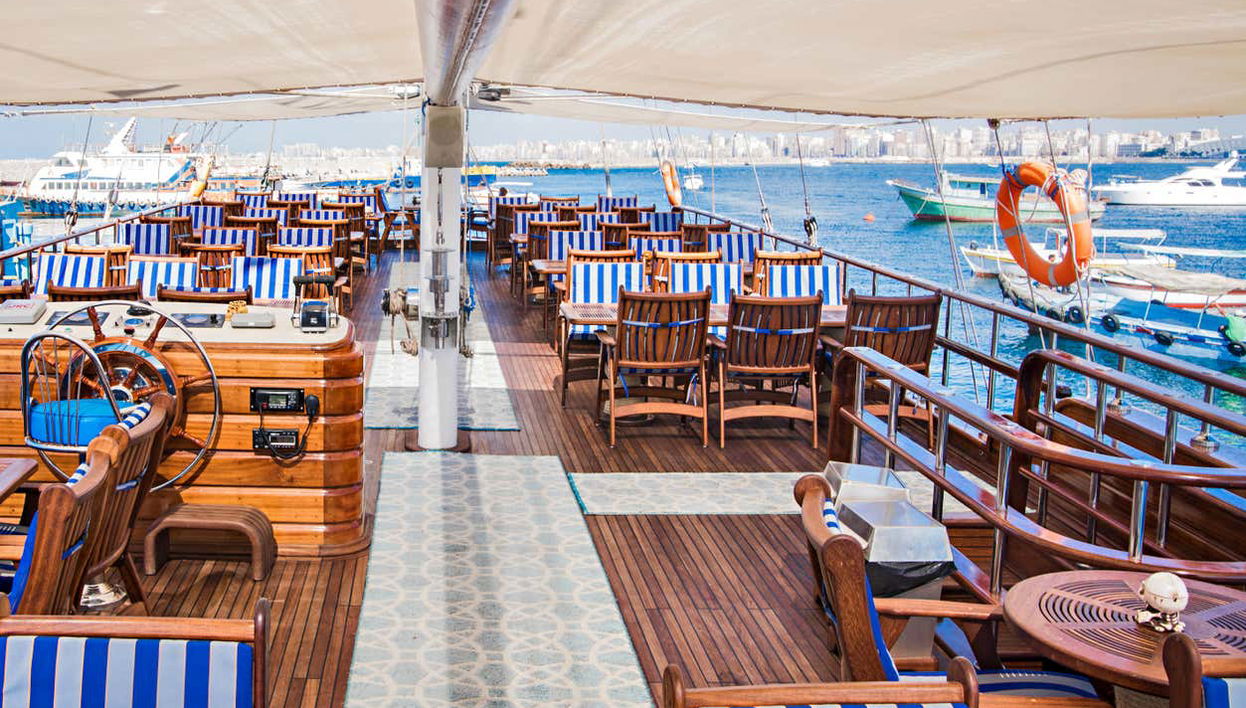 Croisière en bateau pirate à Orange Bay - Photo 1