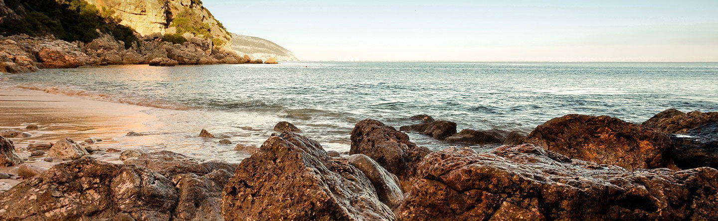 Arrabida and Sesimbra Day Trip - Photo 1