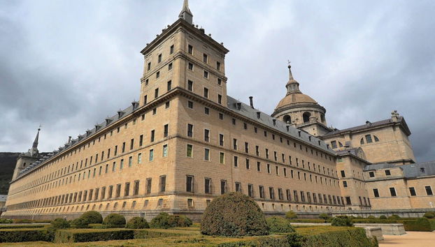 El Escorial & Valley of the Fallen Half-Day Trip - Foto 2
