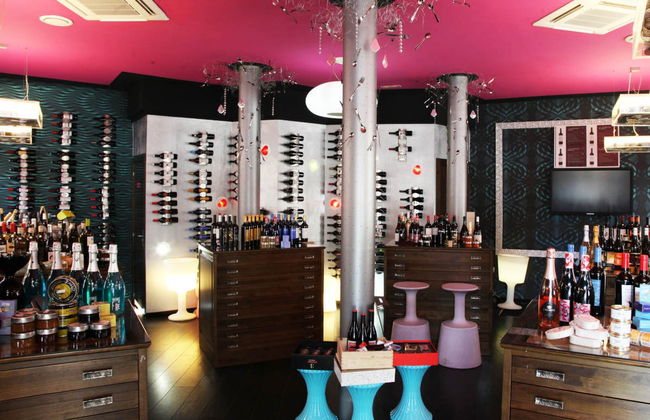 Cata de vinos y quesos en Señorita Malauva - Foto 2