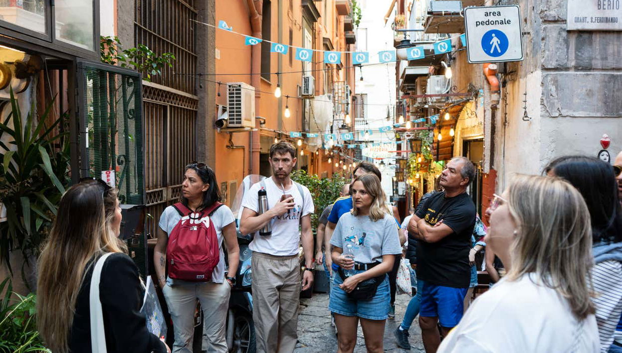 Tour della street art nei quartieri spagnoli - Foto 1